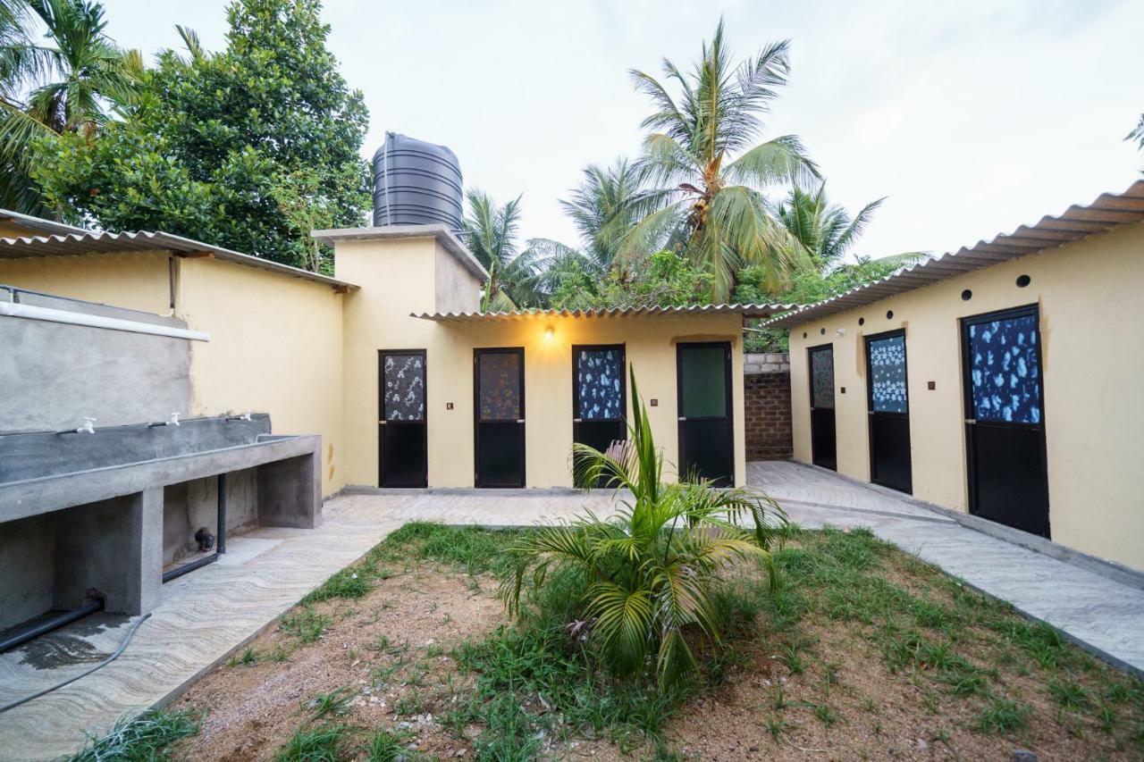 Alcatraz Hostel Arugam Bay Exterior foto